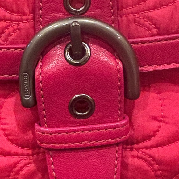 COACH Hot Pink Quilted Signature Buckle Wristlet - Picture 3 of 6